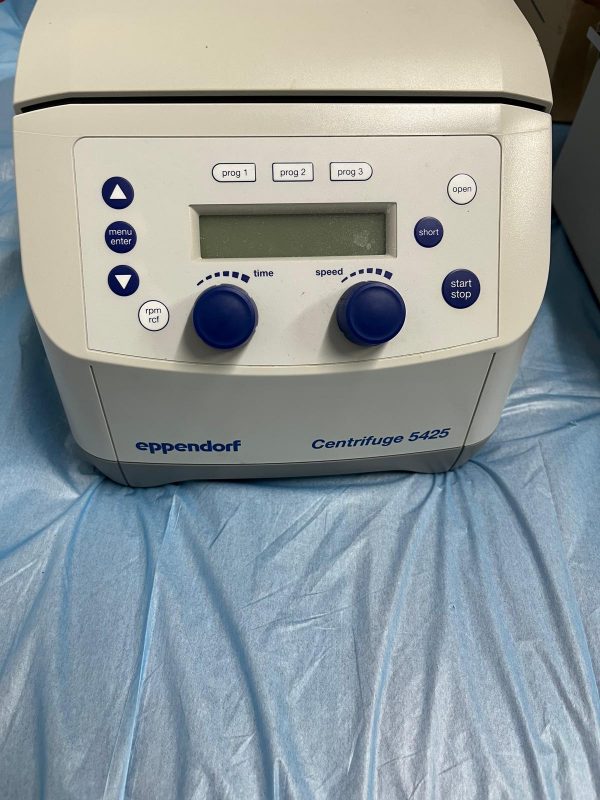 Centrifuge 5425/5425 R - 24-place lab standard יד שנייה
